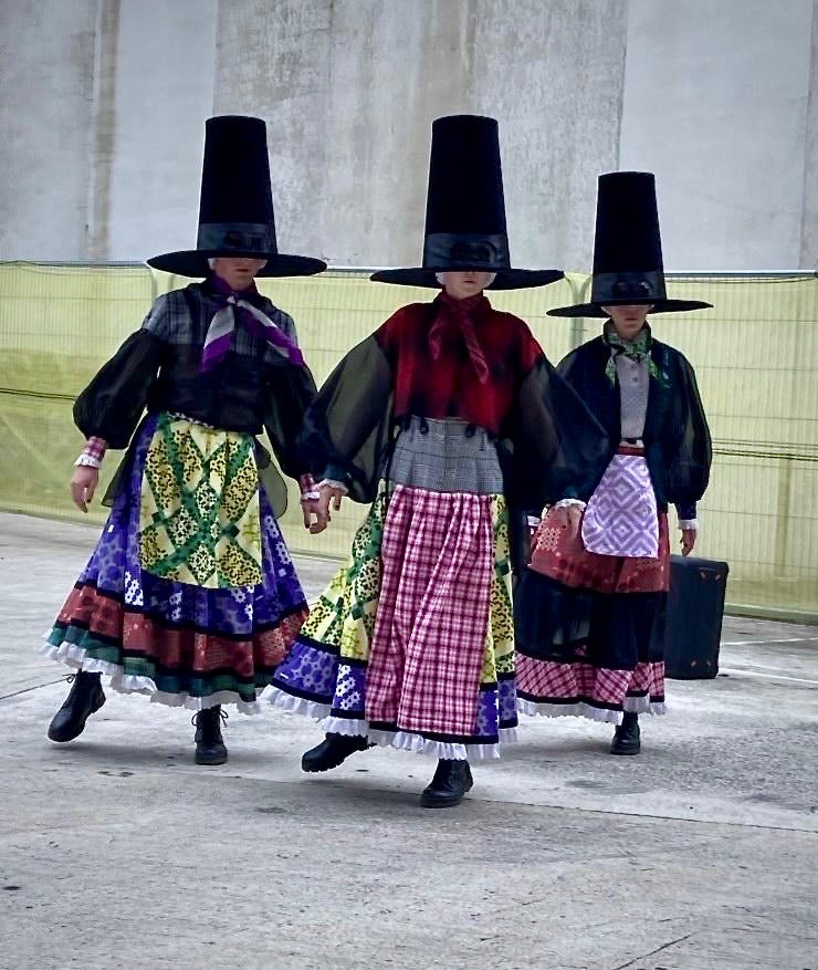 Parade performances || Perfformiadau&nbsp;parêd